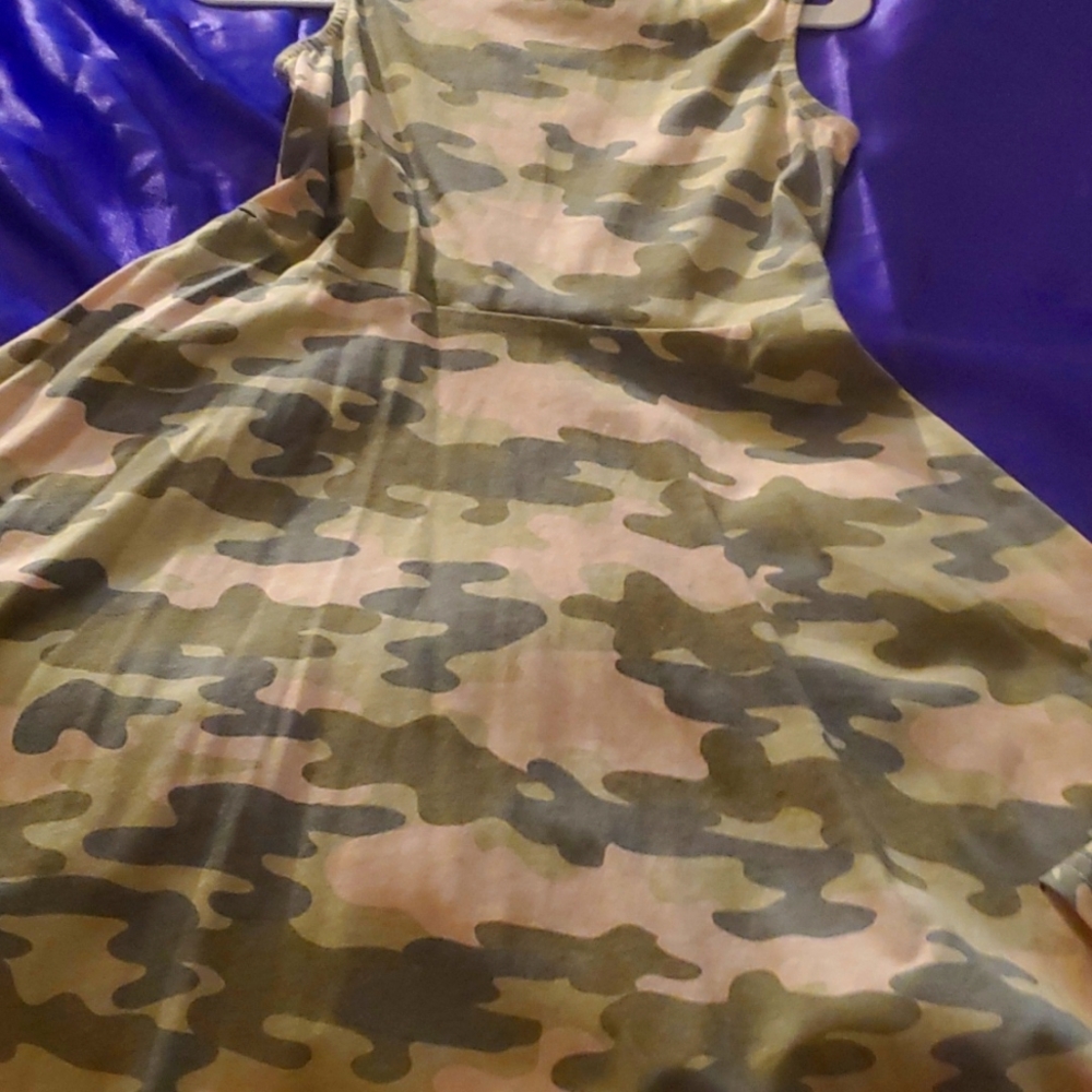 Cold-shoulder camo dress
